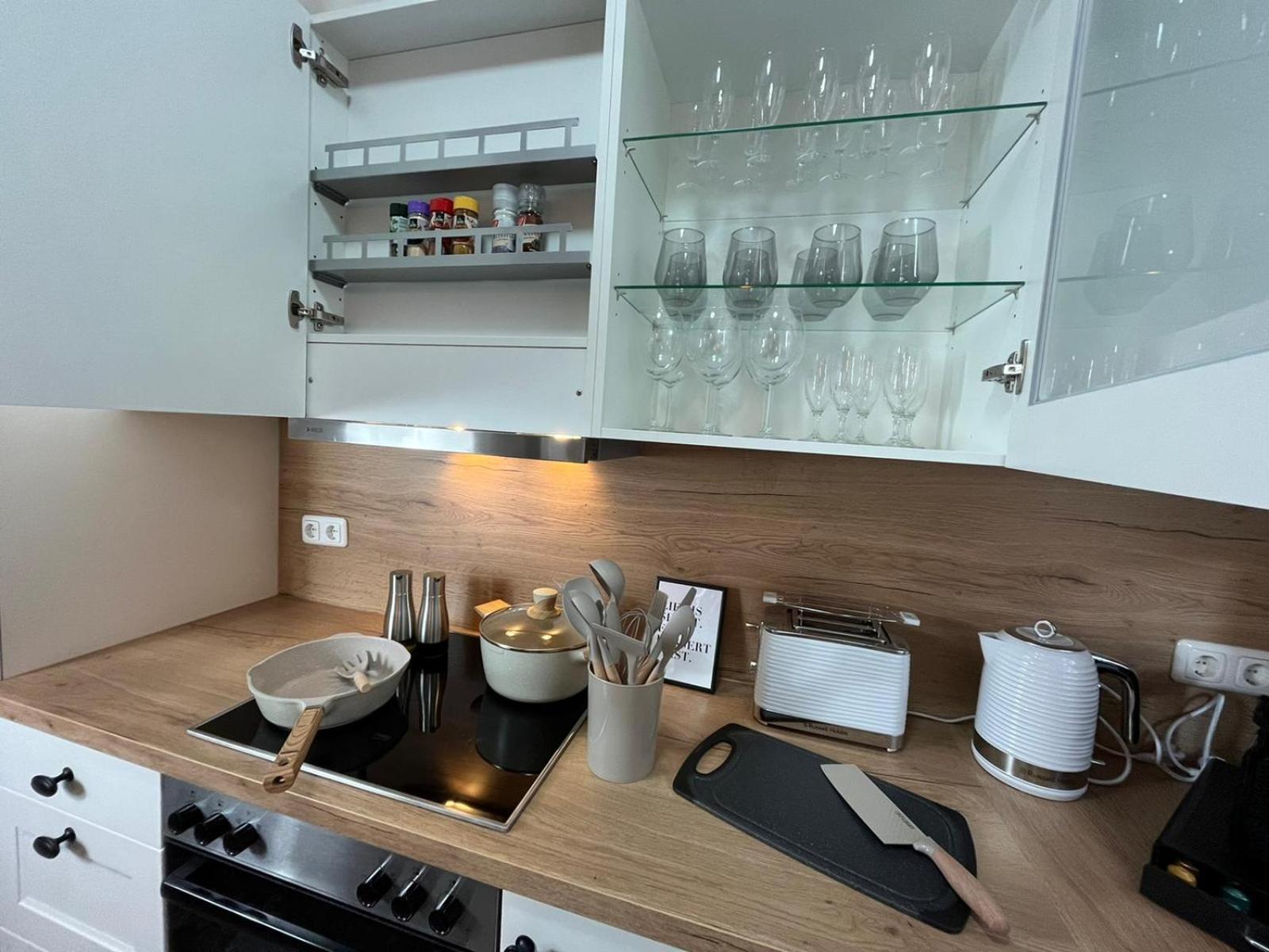 Secretapartment: In Apartment Warburg